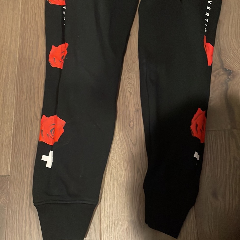 mens small empyre sweat pants, hole in back - Picture 2 of 4